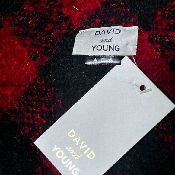 David and Young NWT Boucle Buffalo Plaid Fringed Shawl Poncho - Picture 5 of 5